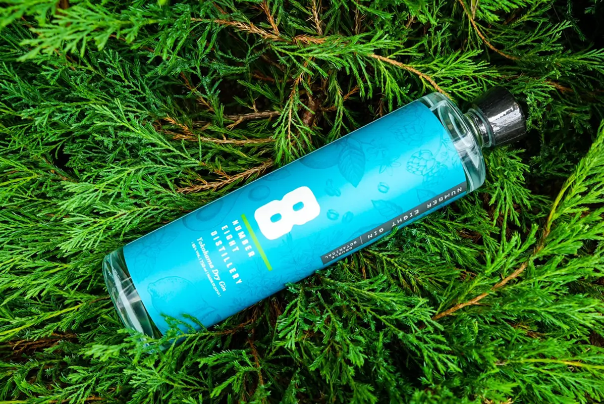 NUMBER EIGHT GIN - ナンバーエイトジン HUGE NUMBER EIGHT GIN - Yokohama Dry Gin ナンバーエイトジン